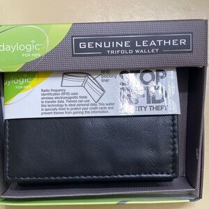 Men’s Black Genuine Leather Trifold Wallet New
